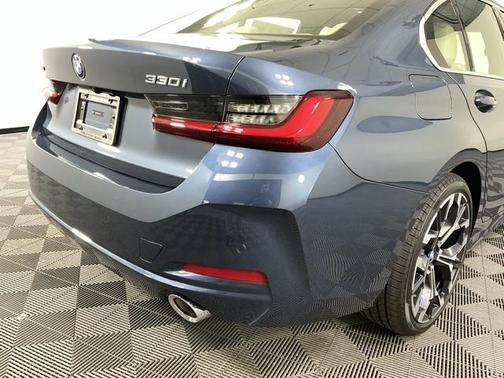 2025 BMW 330 i xDrive
