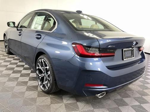 2025 BMW 330 i xDrive