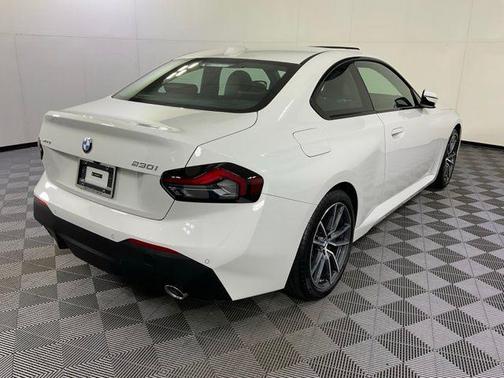 2024 BMW 230 i xDrive