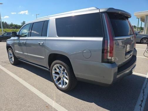 2018 Cadillac Escalade ESV Platinum