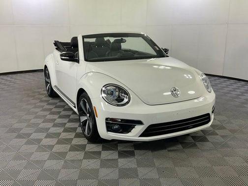 Candy White 2013 Volkswagen Beetle 2.0T