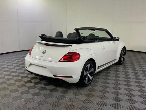 Candy White 2013 Volkswagen Beetle 2.0T