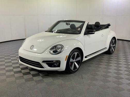 Candy White 2013 Volkswagen Beetle 2.0T