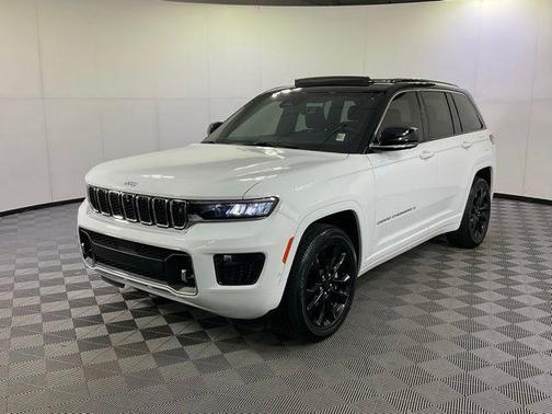 Bright White Clearcoat 2024 Jeep Grand Cherokee Overland