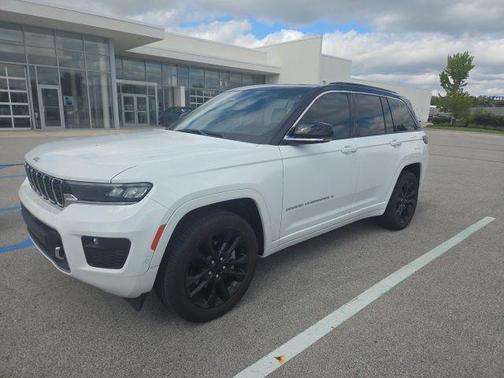 Bright White Clearcoat 2024 Jeep Grand Cherokee Overland