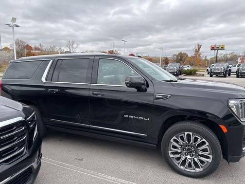 2023 GMC Yukon XL Denali Ultimate