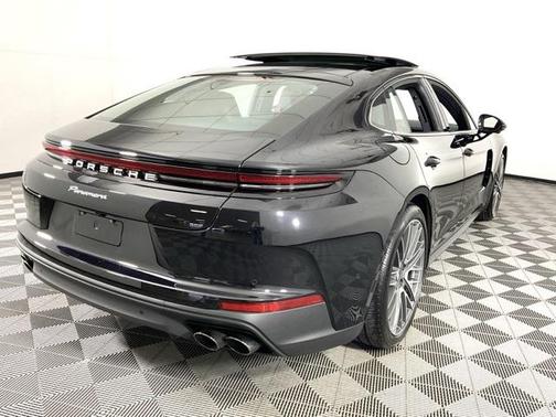 2024 Porsche Panamera 4