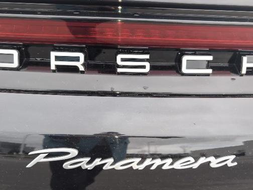 2024 Porsche Panamera 4