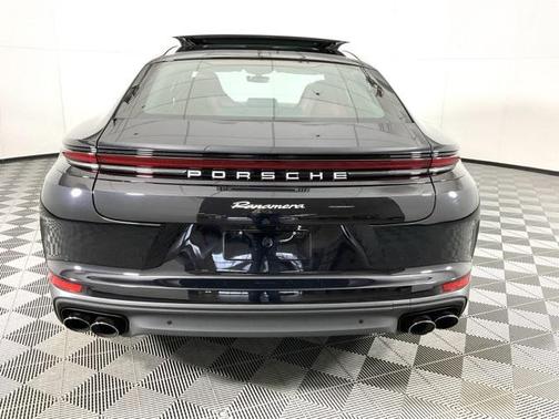 2024 Porsche Panamera 4
