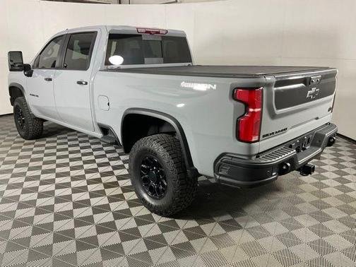 2024 Chevrolet Silverado 2500 4WD Crew Cab Standard Bed ZR2