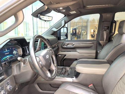 2024 Chevrolet Silverado 2500 4WD Crew Cab Standard Bed ZR2