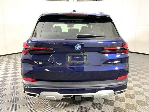 Tanzanite Blue II Metallic 2026 BMW X5 PHEV xDrive50e