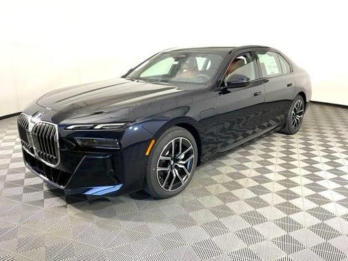 2025 BMW 750e i xDrive