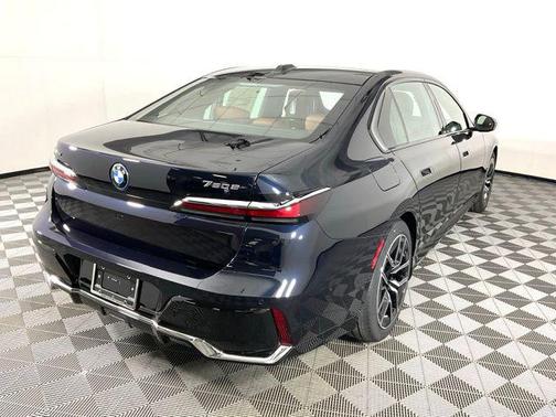 2025 BMW 750e i xDrive