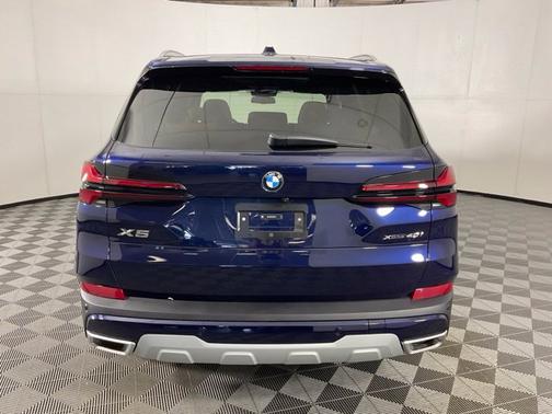 Tanzanite Blue II Metallic 2026 BMW X5 xDrive40i