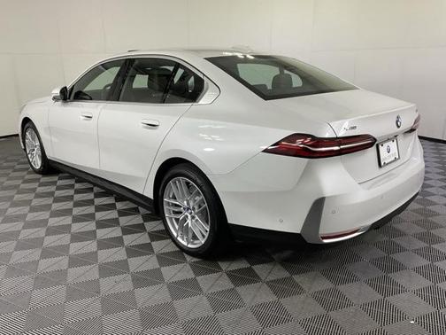 2024 BMW 530 i xDrive
