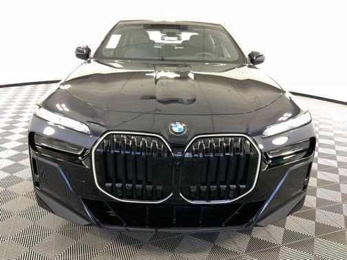 2025 BMW 760 xDrive