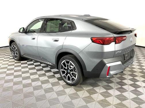 2025 BMW X2 xDrive28i