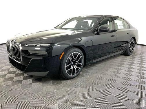 2025 BMW 750e i xDrive