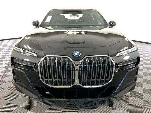 2025 BMW 750e i xDrive