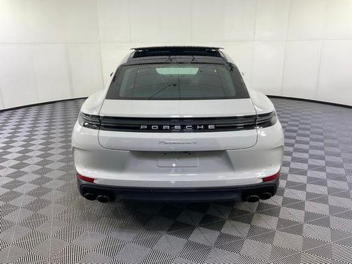 2024 Porsche Panamera 4