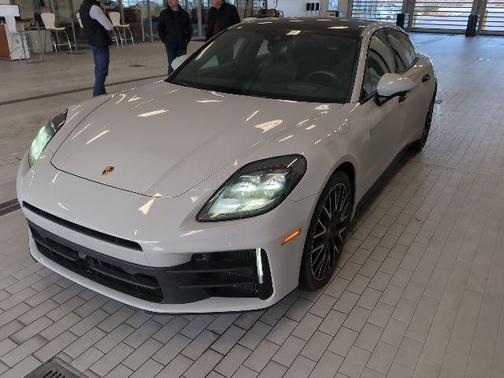 2024 Porsche Panamera 4