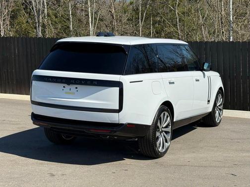 Fuji White 2026 Land Rover Range Rover P530 SE 7 Seat