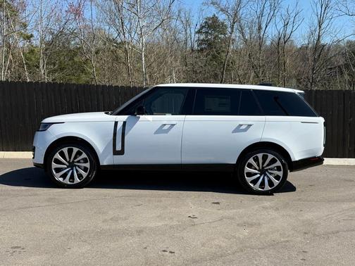 Fuji White 2026 Land Rover Range Rover P530 SE 7 Seat