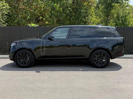 Black 2026 Land Rover Range Rover P400 SE 7 Seat