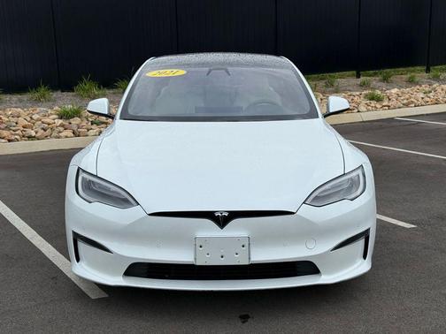 Pearl White Multi-Coat 2021 Tesla Model S Plaid