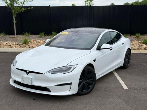Pearl White Multi-Coat 2021 Tesla Model S Plaid