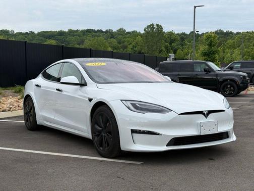 Pearl White Multi-Coat 2021 Tesla Model S Plaid