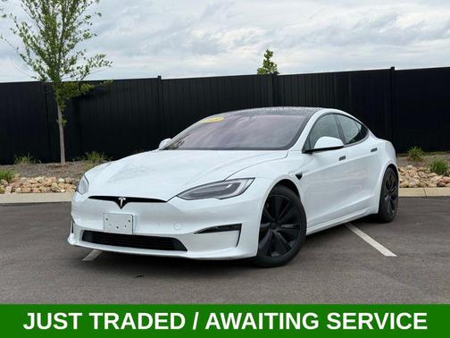 Pearl White Multi-Coat 2021 Tesla Model S Plaid