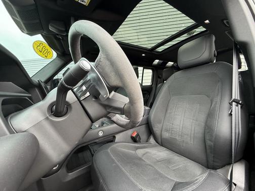 2023 Land Rover Defender 110 V8