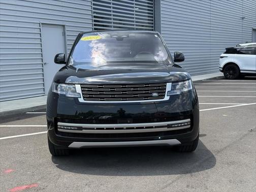 2023 Land Rover Range Rover P530 SE