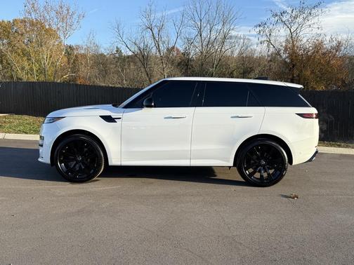 2023 Land Rover Range Rover Sport SE