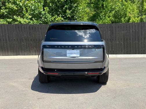 Gray 2026 Land Rover Range Rover P400 SE 7 Seat