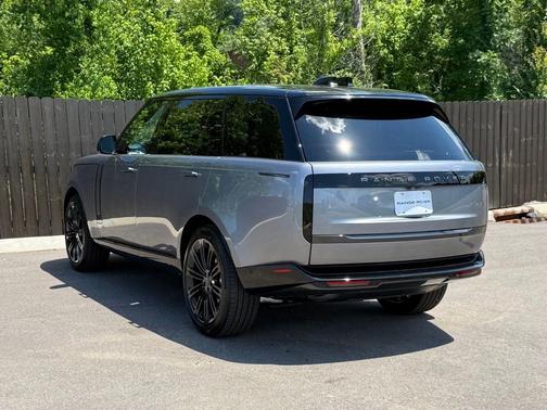 Gray 2026 Land Rover Range Rover P400 SE 7 Seat