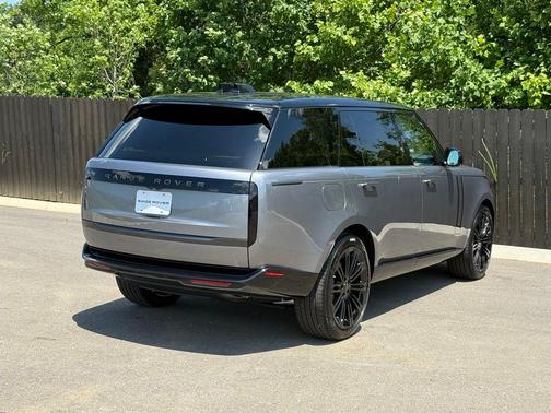Gray 2026 Land Rover Range Rover P400 SE 7 Seat