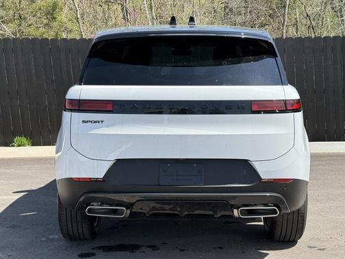 2025 Land Rover Range Rover Sport SE