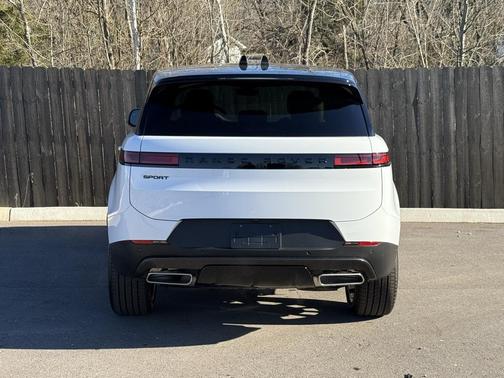 2025 Land Rover Range Rover Sport SE