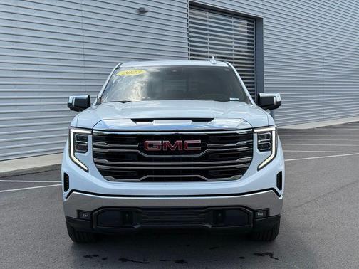 Summit White 2023 GMC Sierra 1500 SLT