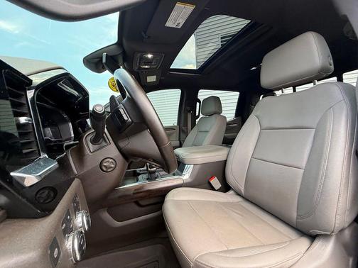 Summit White 2023 GMC Sierra 1500 SLT