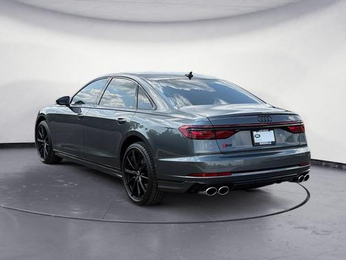 2024 Audi S8 4.0T