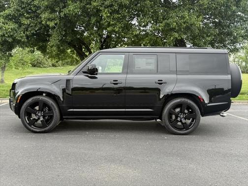 2025 Land Rover Defender V8