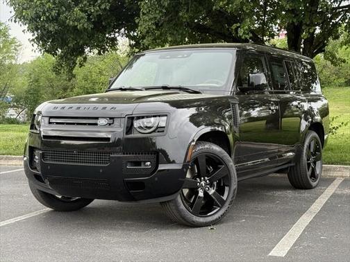 2025 Land Rover Defender V8