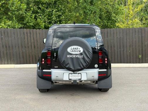 Santorini Black Metallic 2025 Land Rover Defender 110 P400 S
