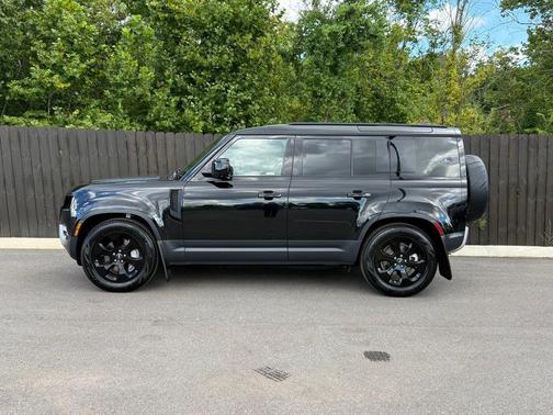 Santorini Black Metallic 2025 Land Rover Defender 110 P400 S