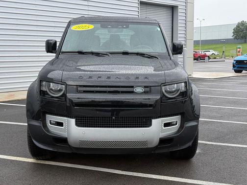 Santorini Black Metallic 2025 Land Rover Defender 110 P400 S