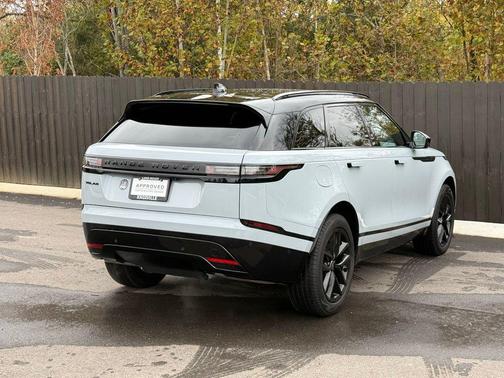 2026 Land Rover Range Rover Velar P250 SE R-Dynamic